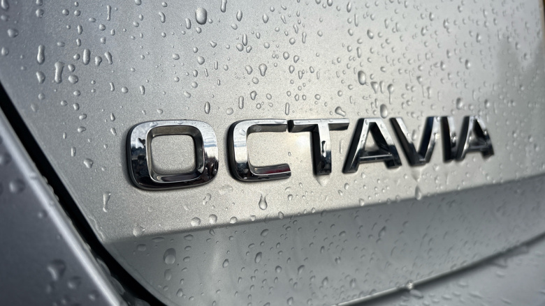 Skoda Octavia 1.4 TSI iV SE Technology DSG 5dr Hatchback